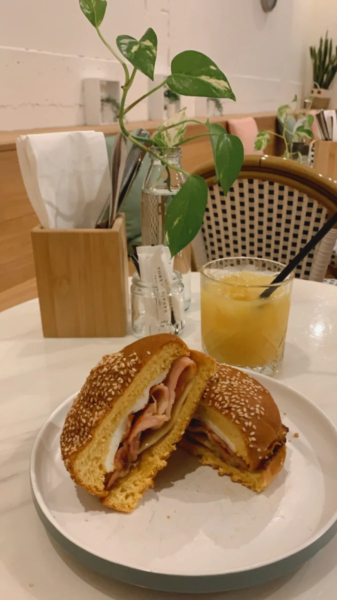 Highlights, Duke's On Brunswick
