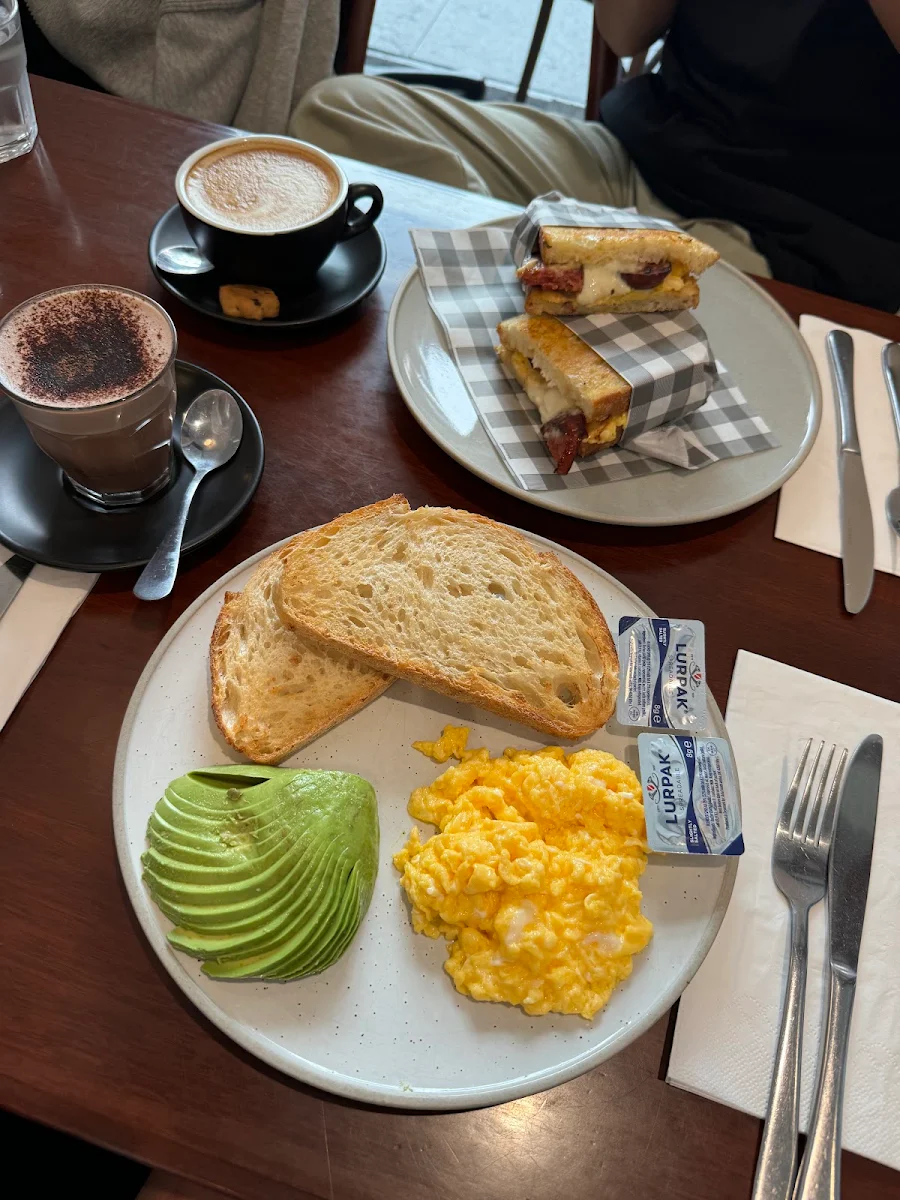 Highlights, La Famiglia Cafe