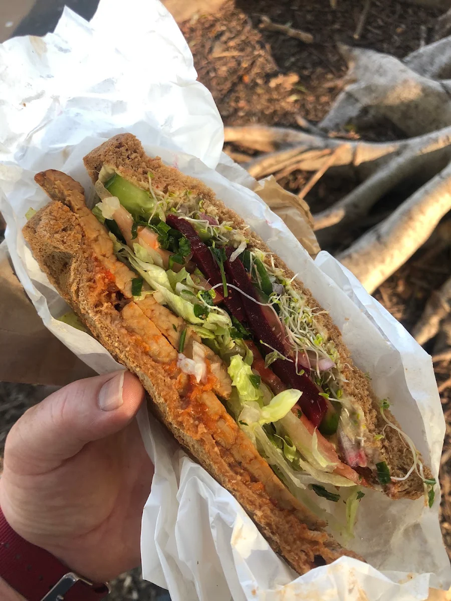 Highlights, Hole in the Wall: Sandwich Factory