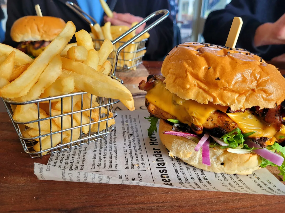 Beef Burger, Jetty's Bar And Grill