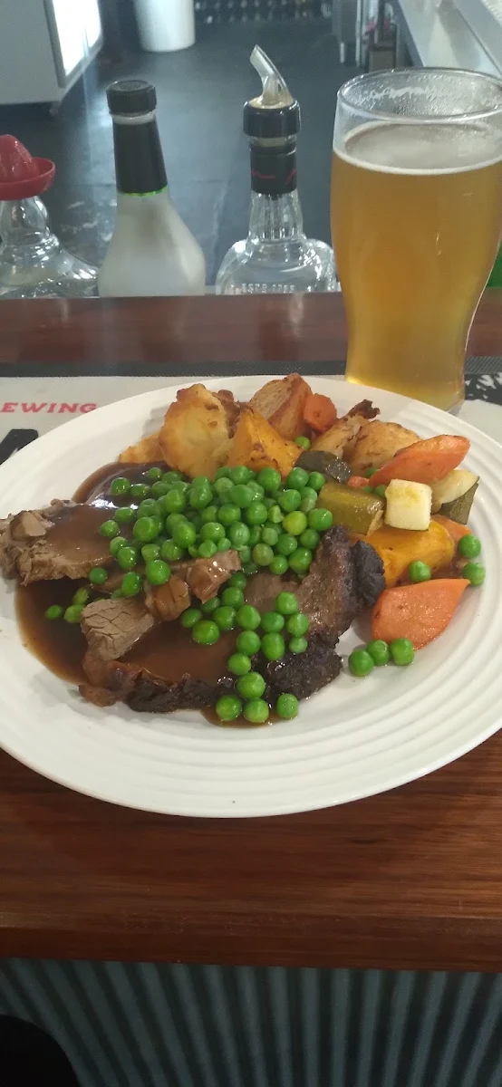 Delshious Roast Beef, Jetty's Bar And Grill