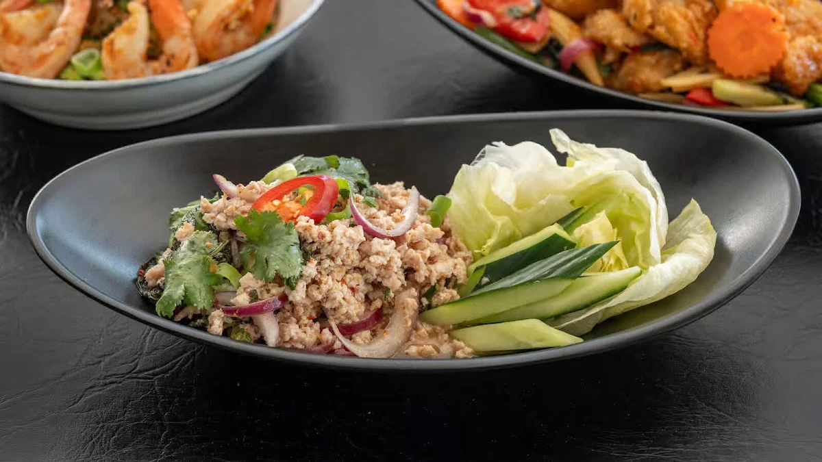 Larb, Wung Nam Thai Water Palace