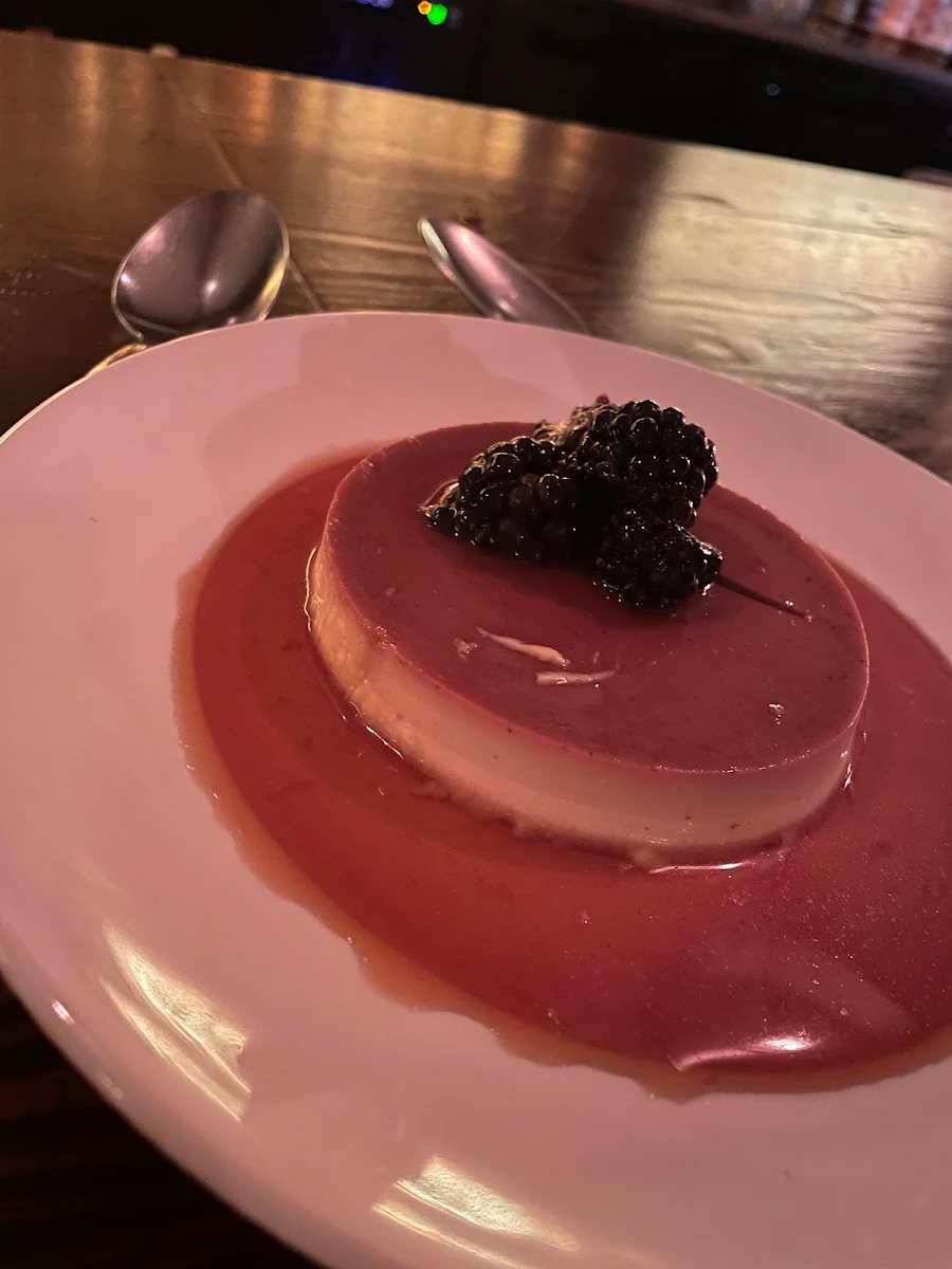 Crème Caramel, Pino Vino e Cucina Alexandria