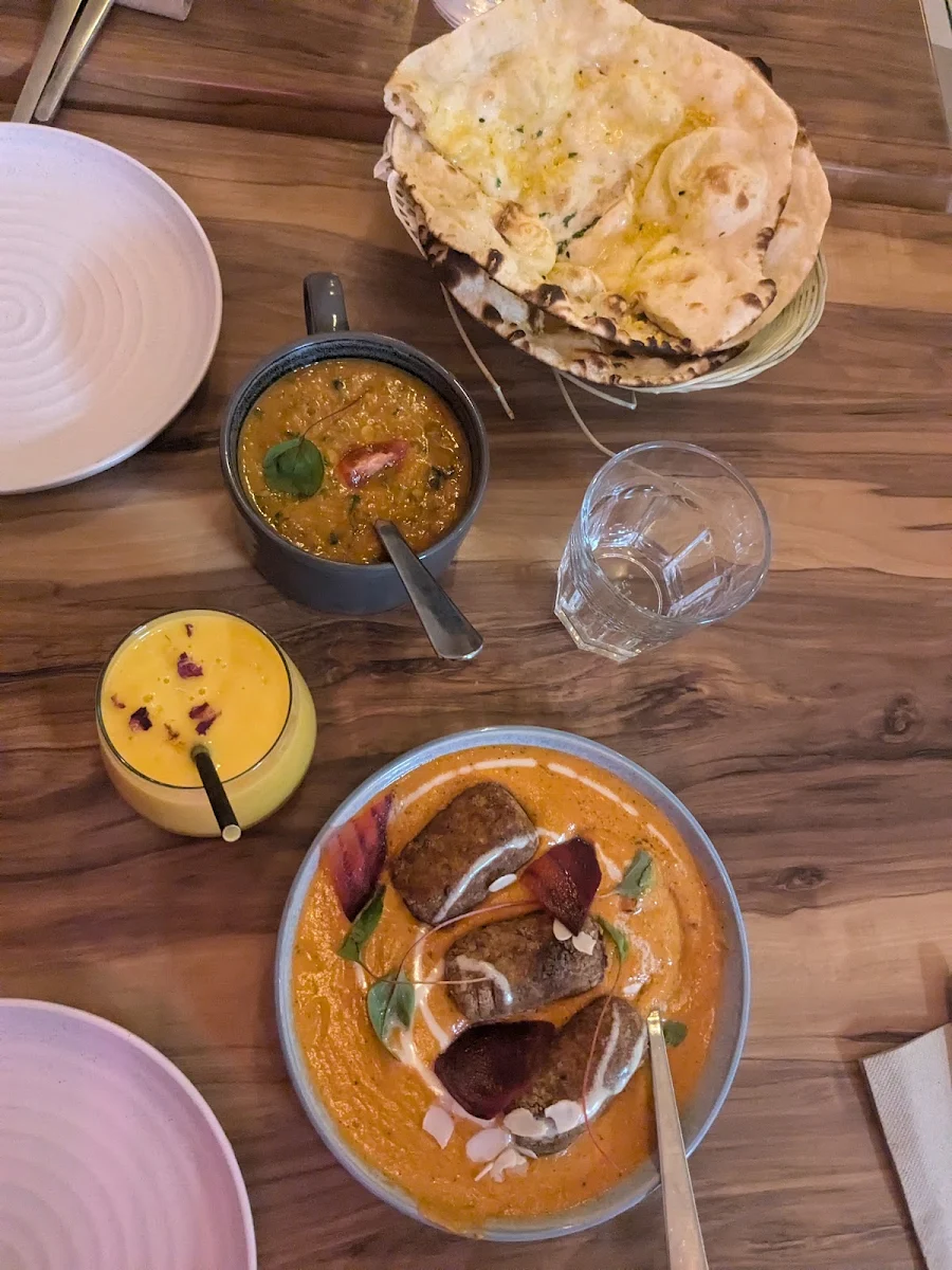 Highlights, Pangaat Indian restaurant & Bar