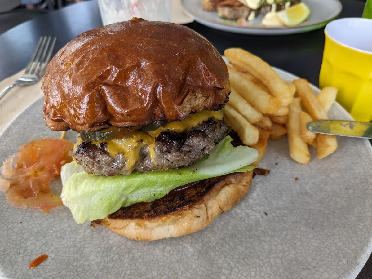 Classic Cheese Burger