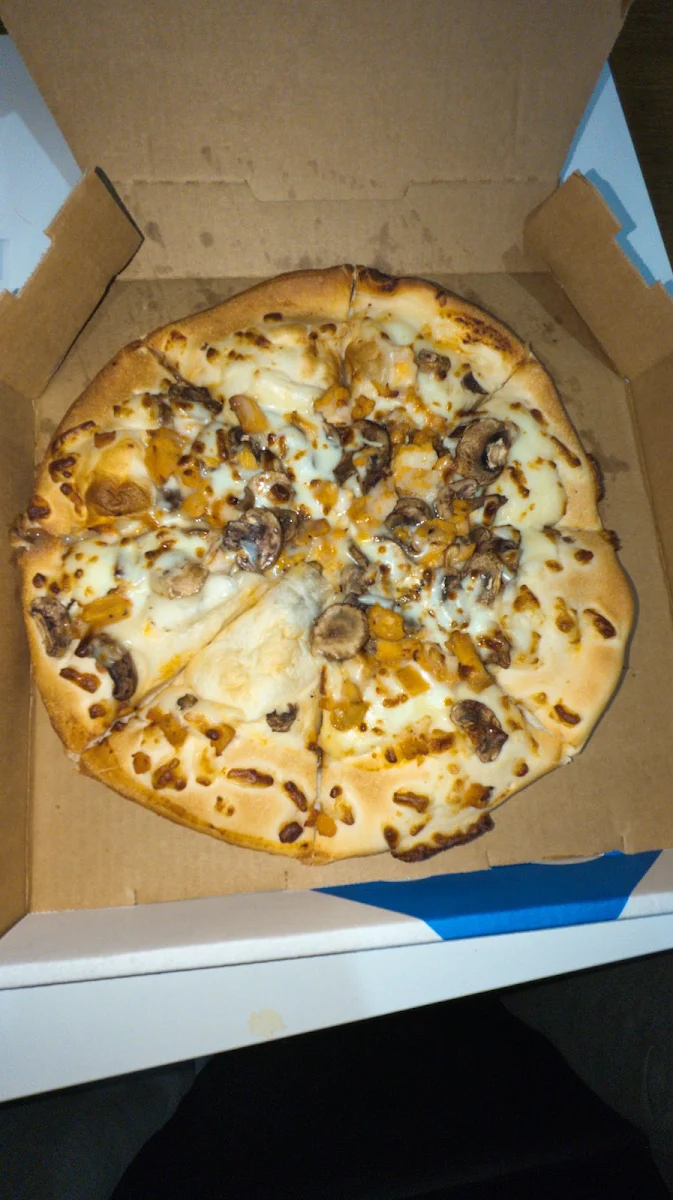 Creamy Chicken Mushroom Pizza