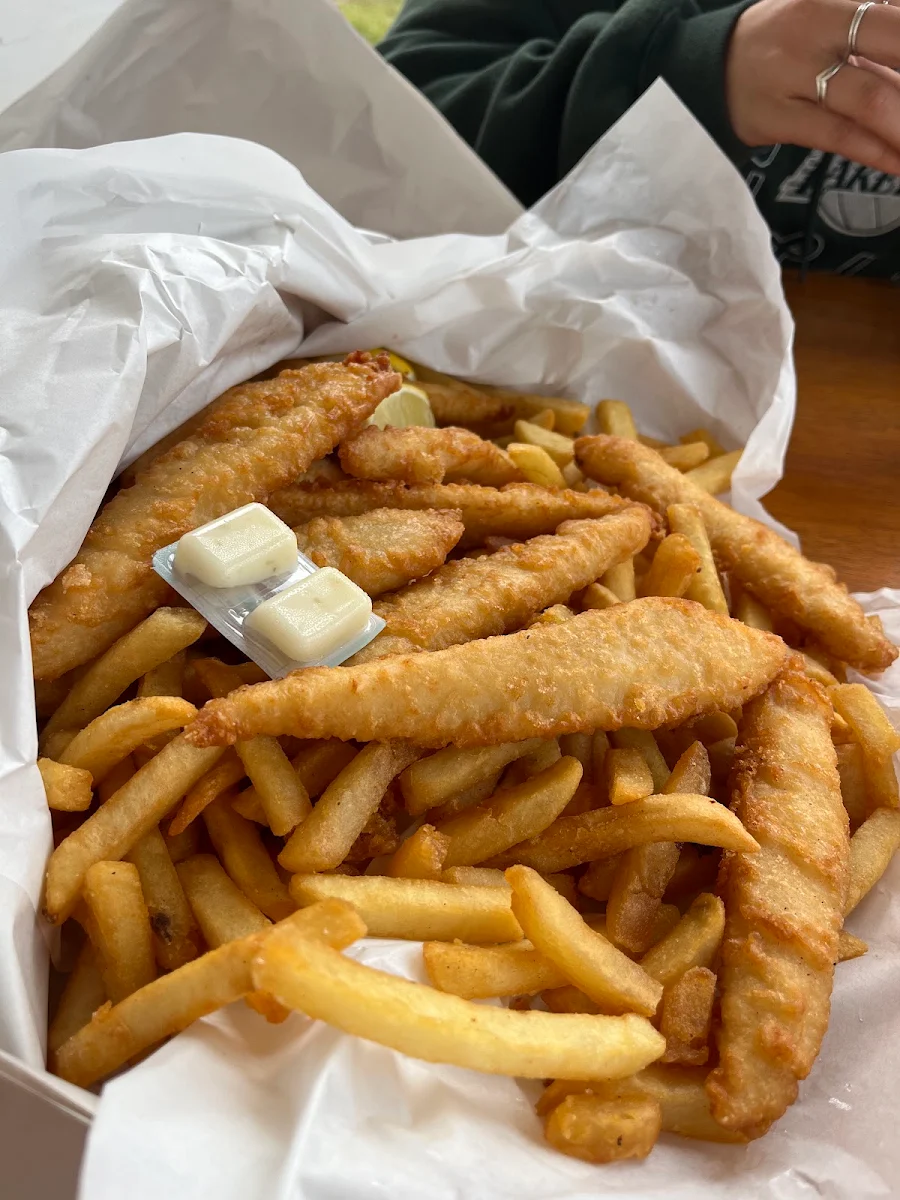Highlights, Simon's Market Café