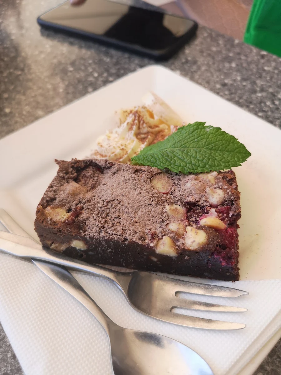 Raspberry Brownie