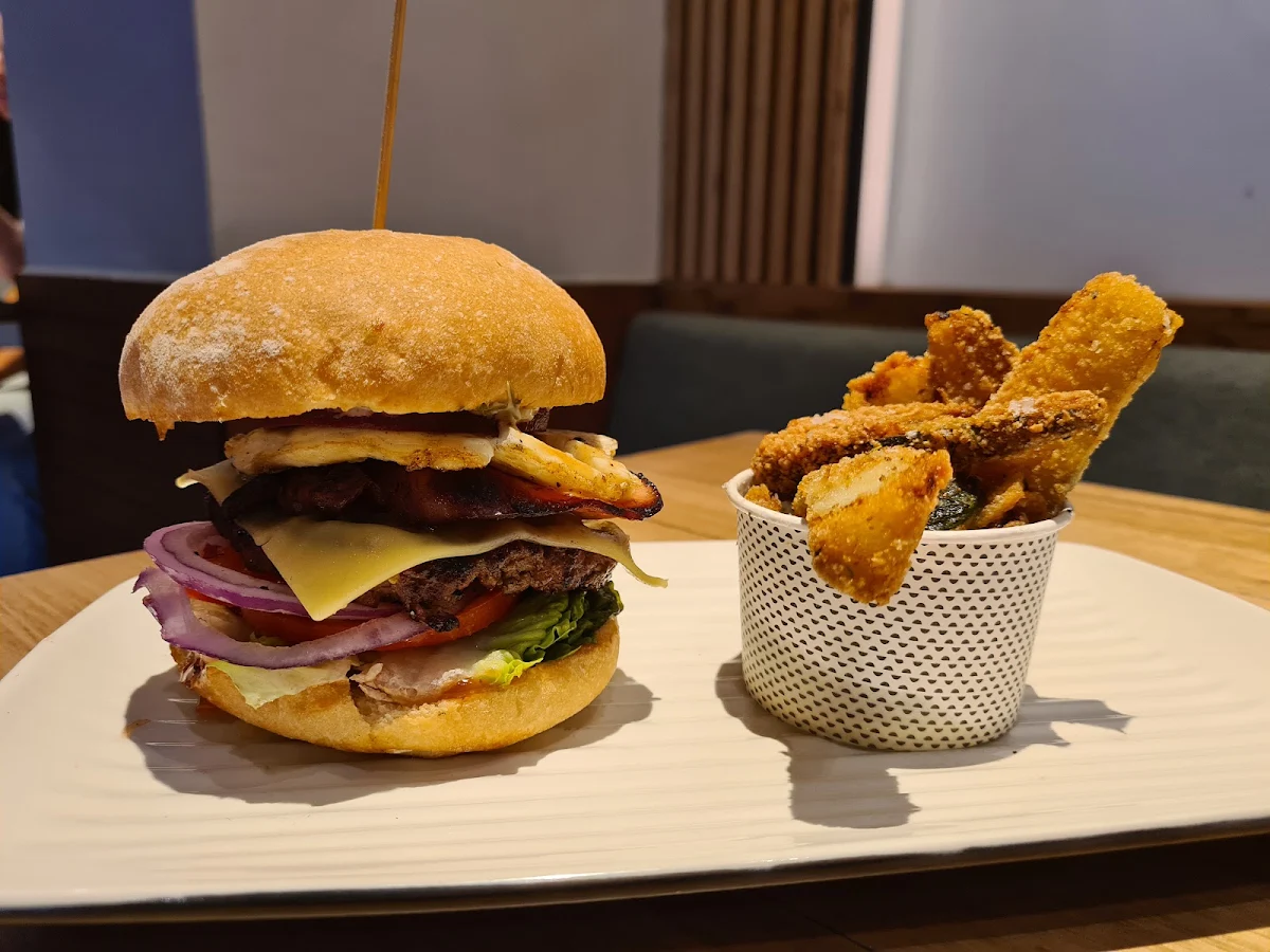 Famous Grill'd Chips, Grill'd Burgers - Eastland