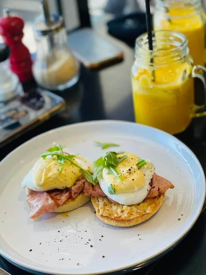 Eggs Benedict
