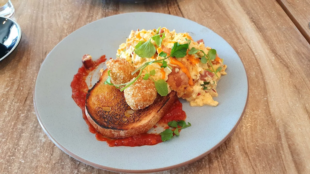 Chilli Scrambled Eggs