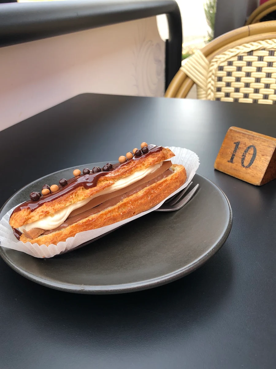 Éclair Au Chocolat