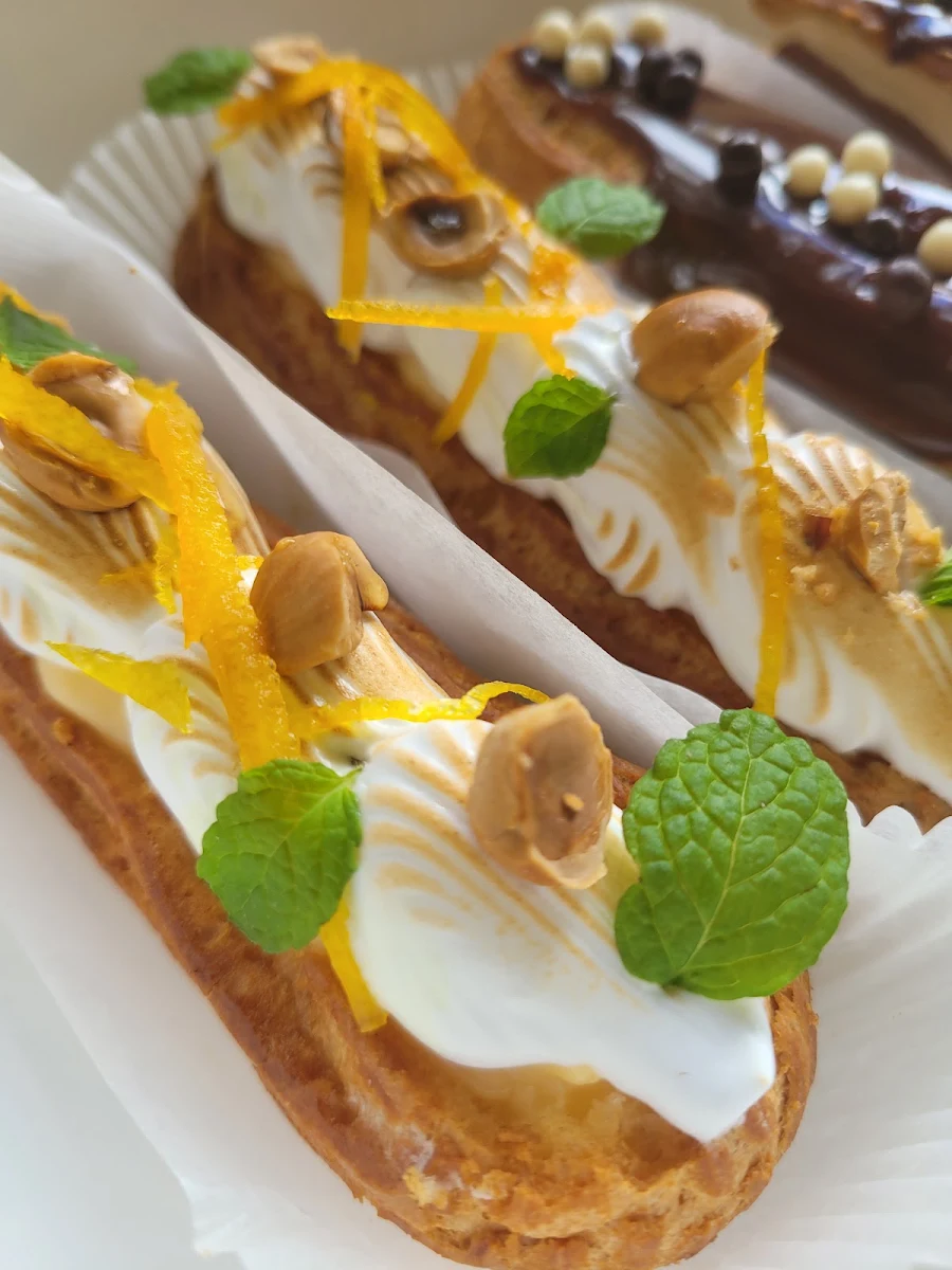 Lemon Eclair