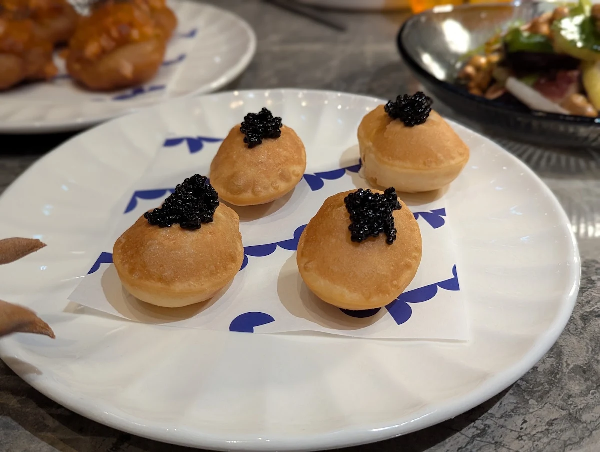 Caviar, Sala