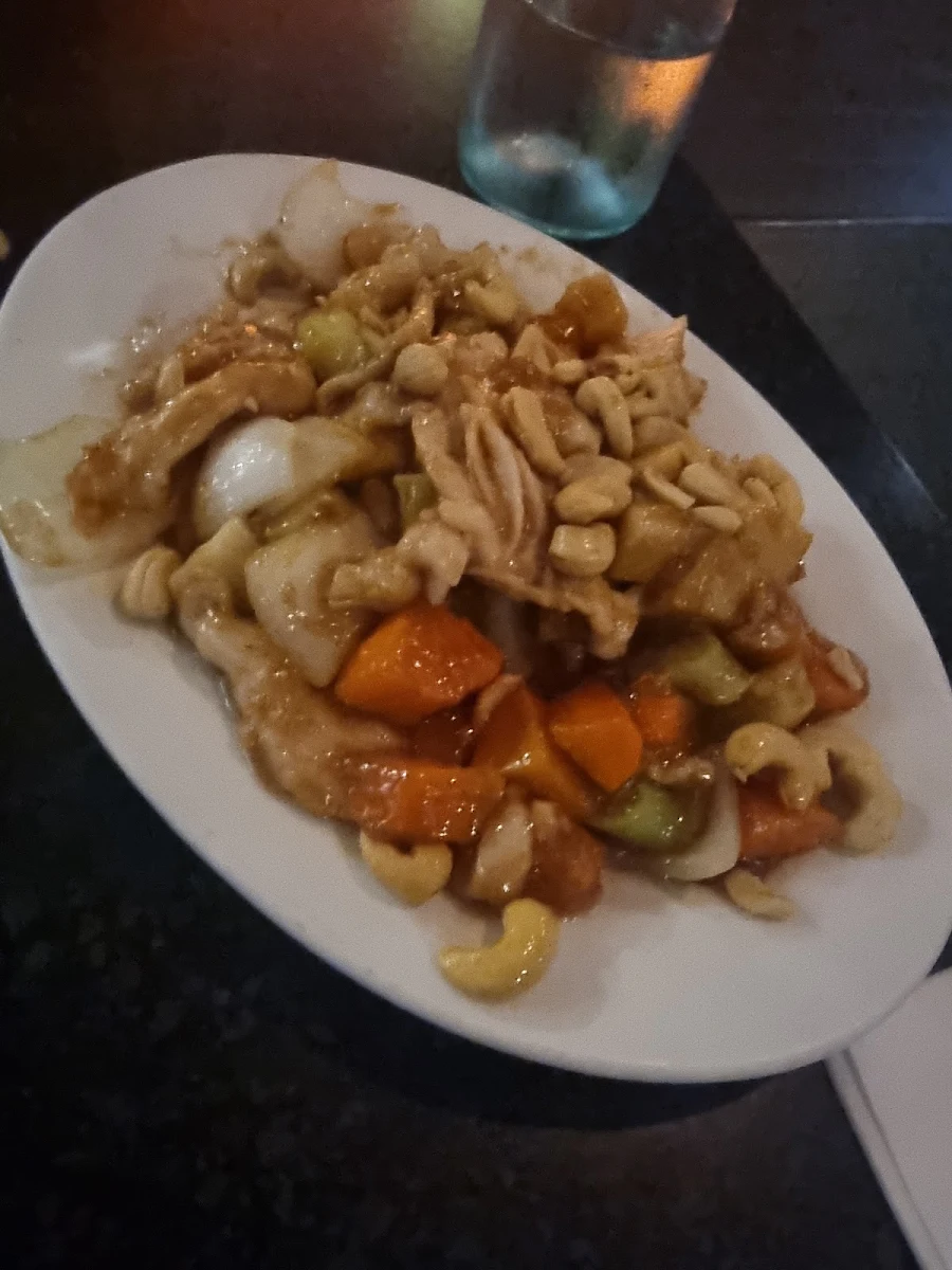 Braised Chicken with Almonds or Cashew Nuts