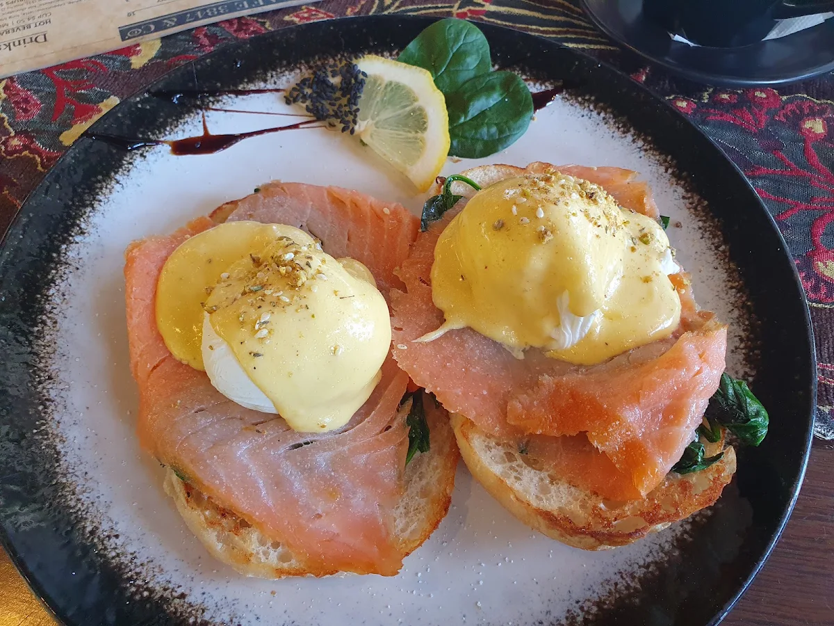 Eggs Benny with Smoked Salmon Superb