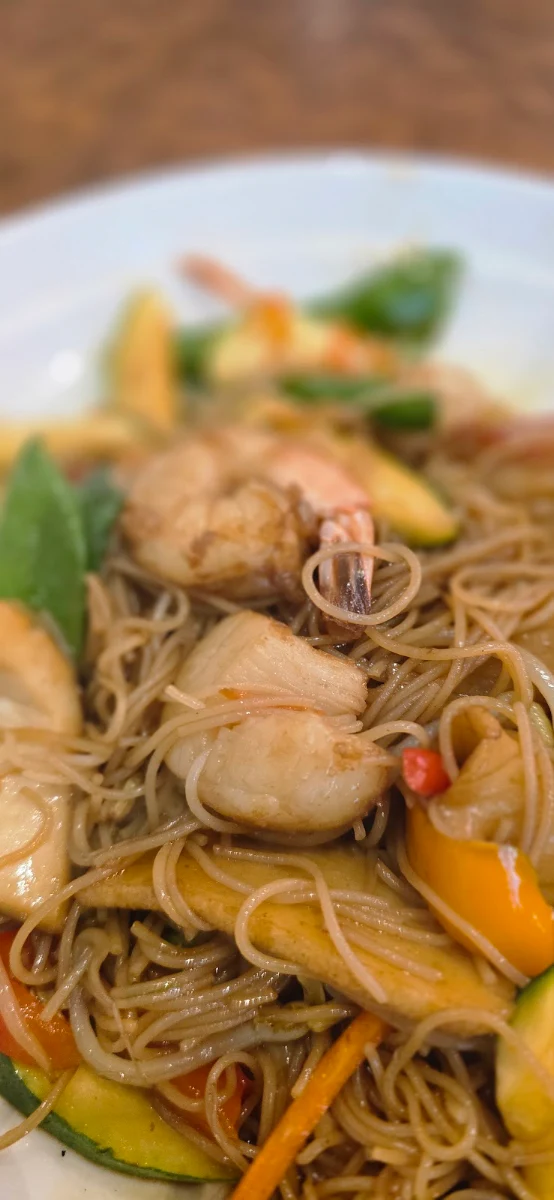 Soy Sauce Rice Vermicelli Noodle 3 Shrimps Chicken Vegetables