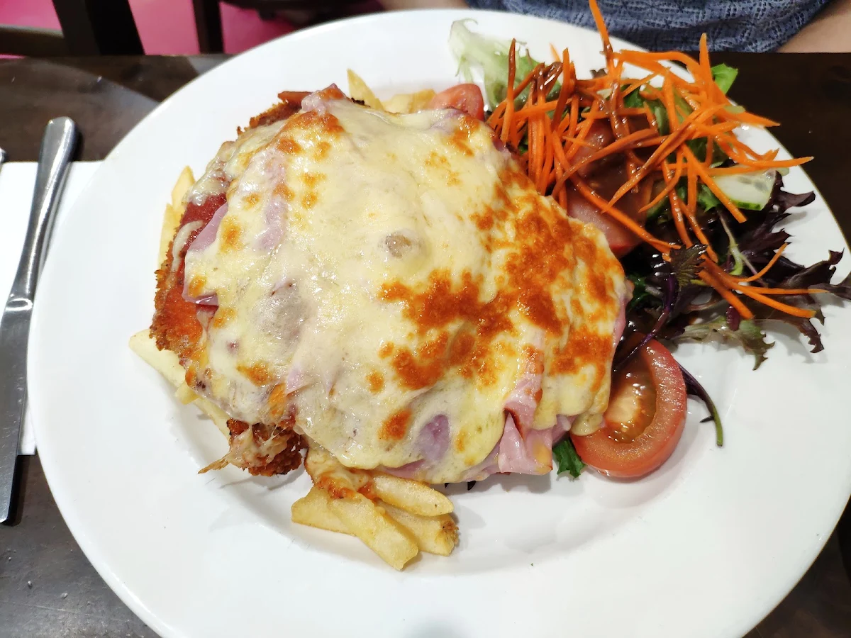 Parma, Red Relish Cafe