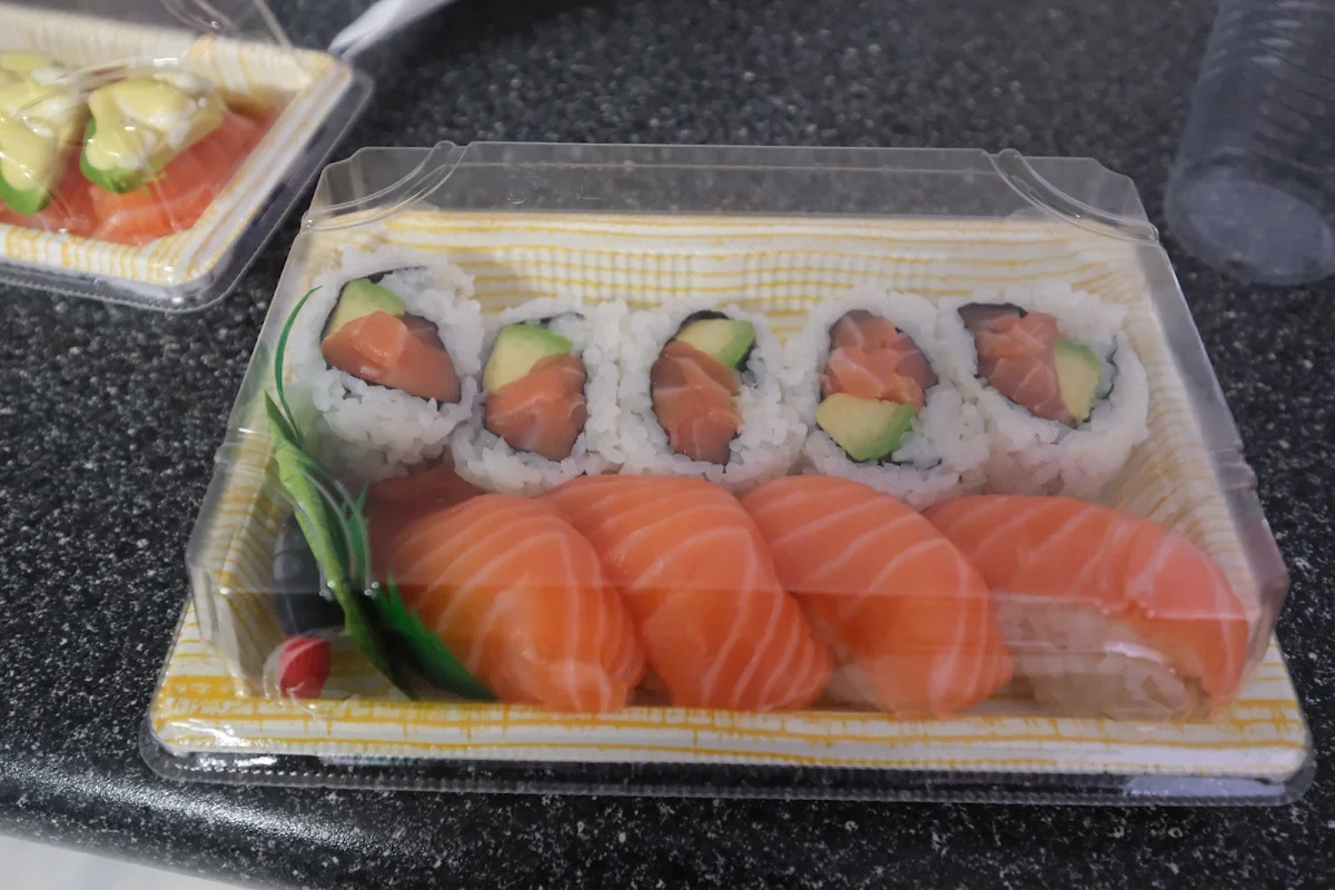 Salmon Pack, Sushi & Wasabi