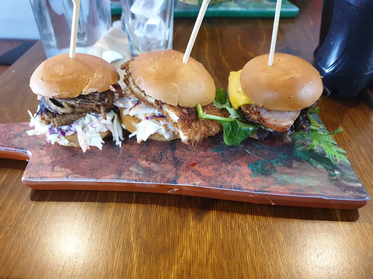 Sliders, 8 Napkins Burger