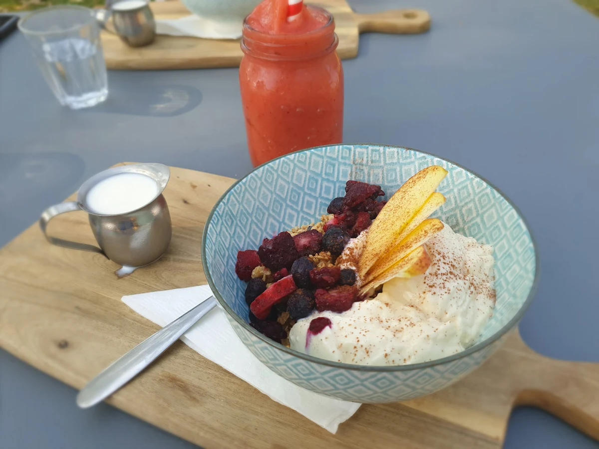 Muselie with Fruit and Vanilla Yoghurt and Fruit Frappe