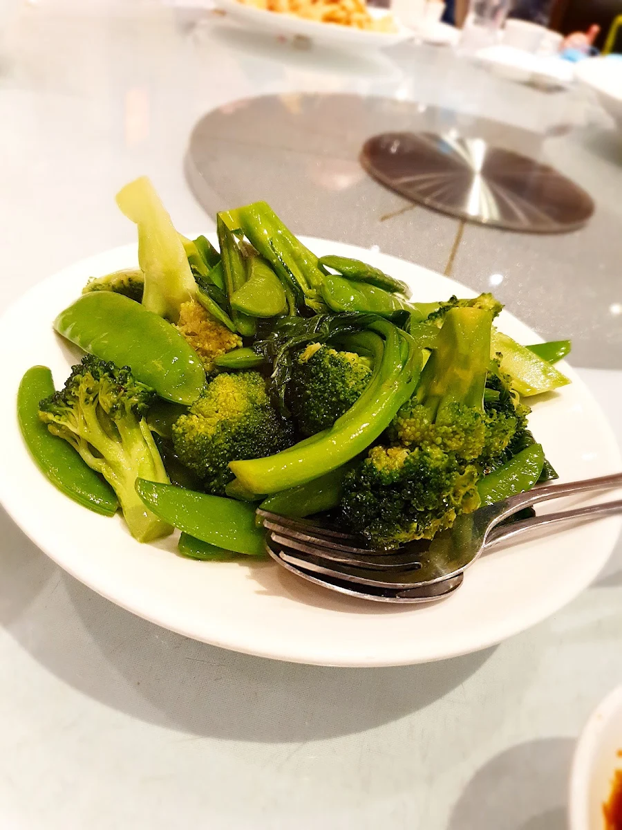 Cod Fillet Sautéed with Snowpeas