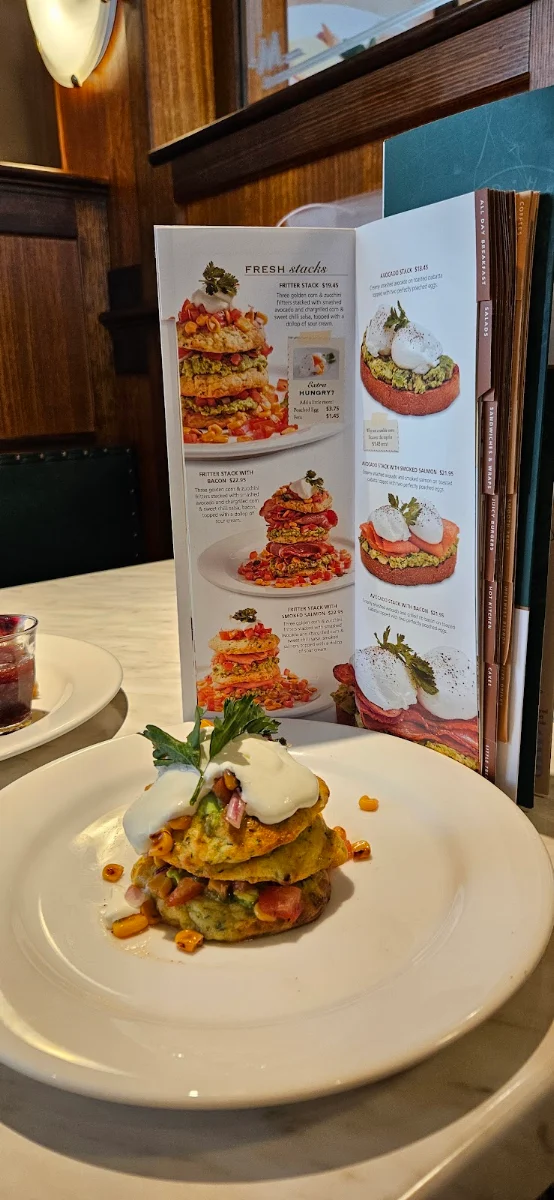 Fritter Stack, Dôme Café - Manning