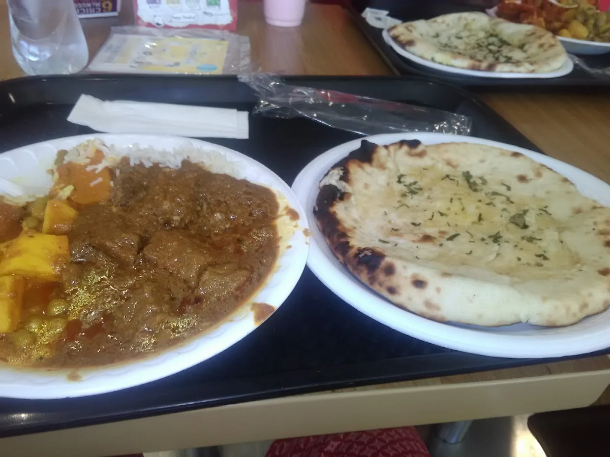 Naan Green and Curry Beef