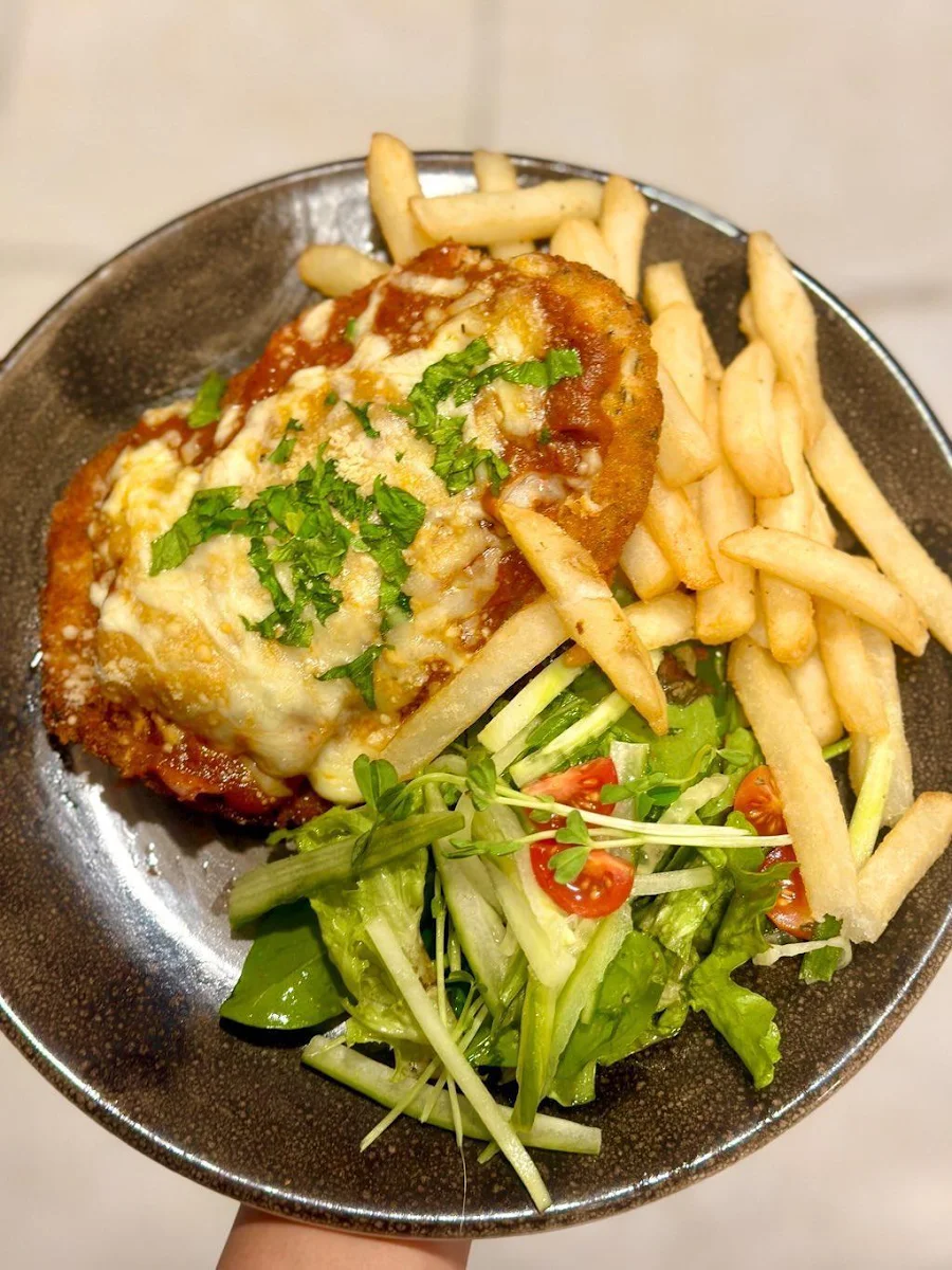 Chicken Parmigiana Chips & Salad