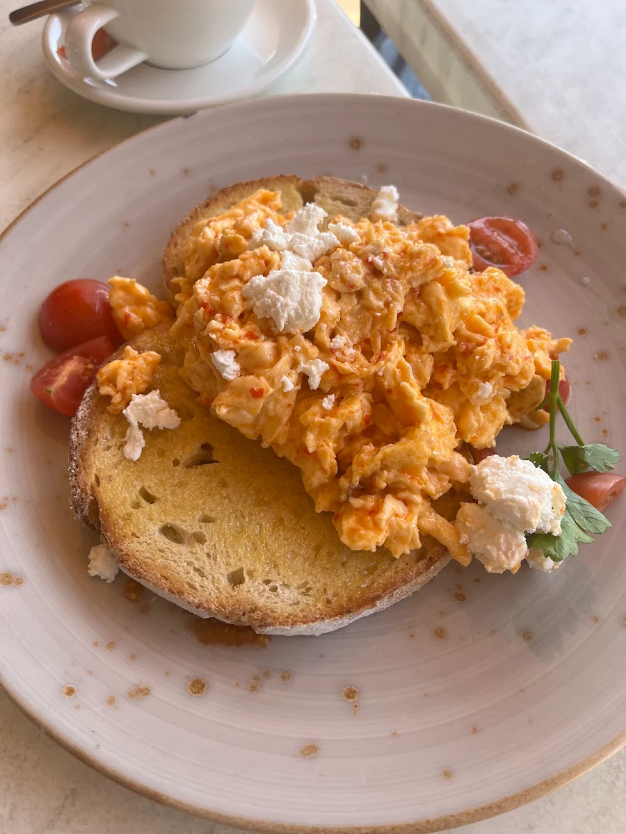 Chilli Scrambled Eggs