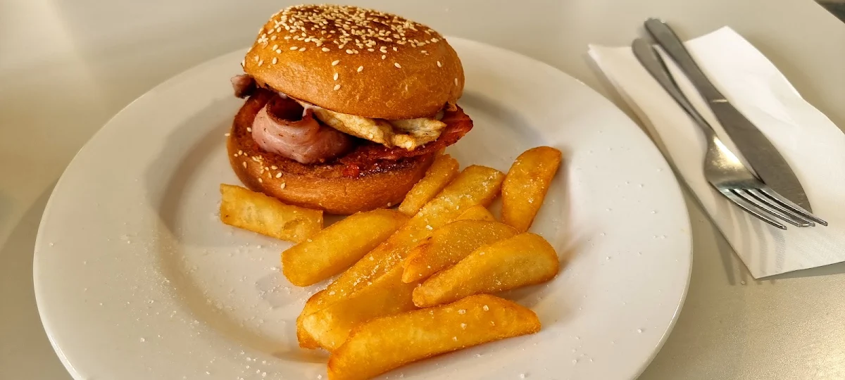 Egg & Bacon Roll, Hanging Rock Cafe