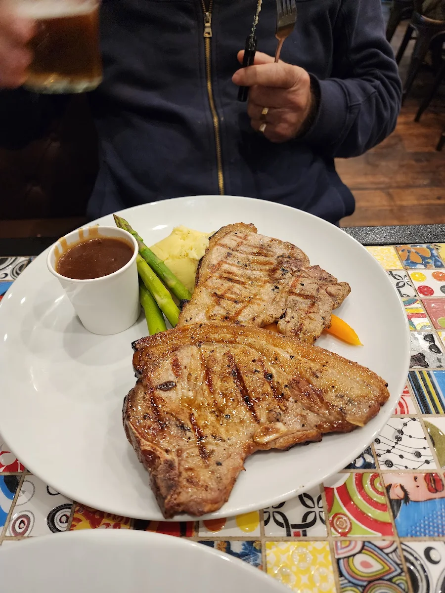 Pork Chops, The Murchison Tavern
