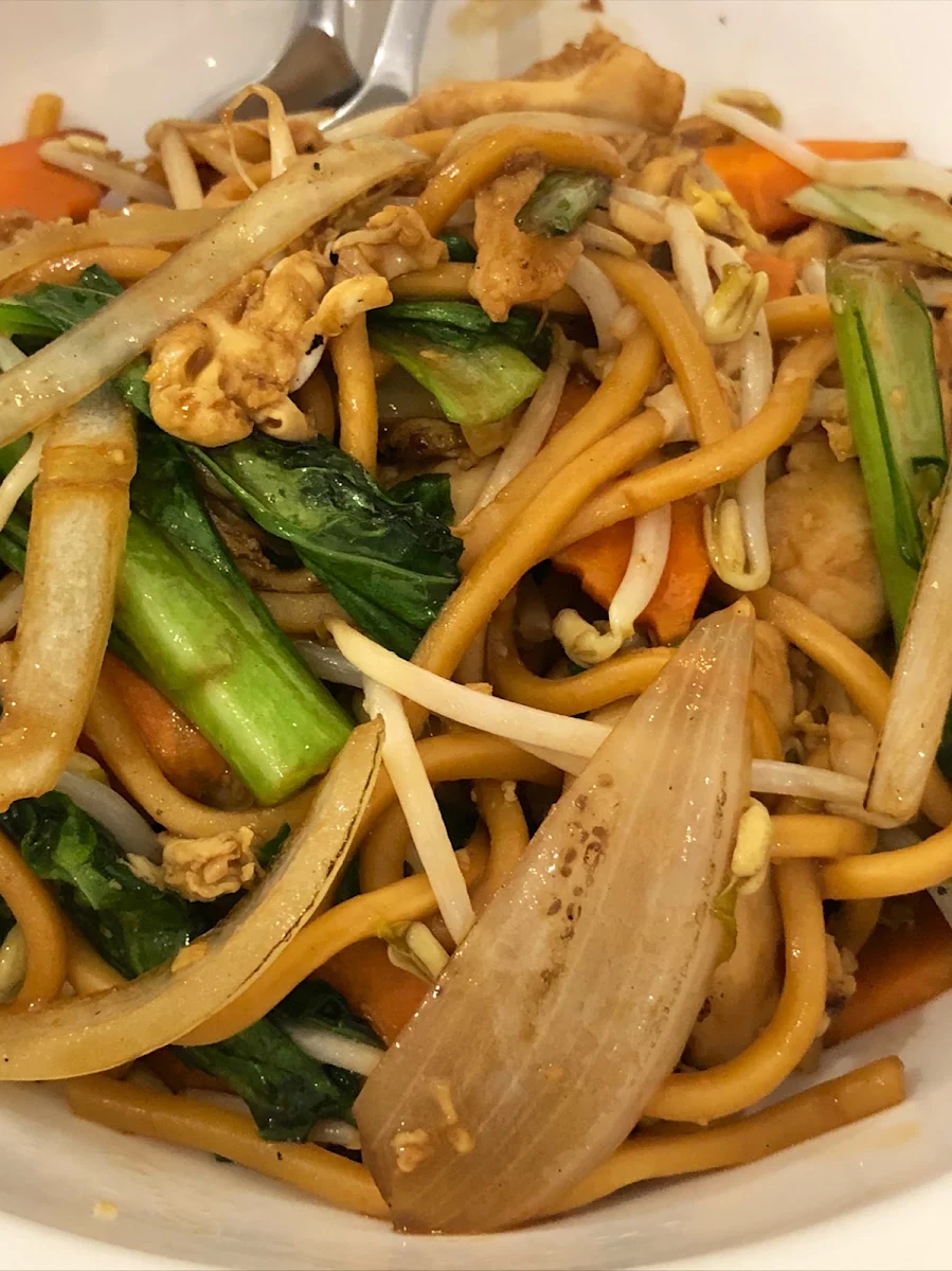 Rad Nah Pork, Mon Thai Eatery