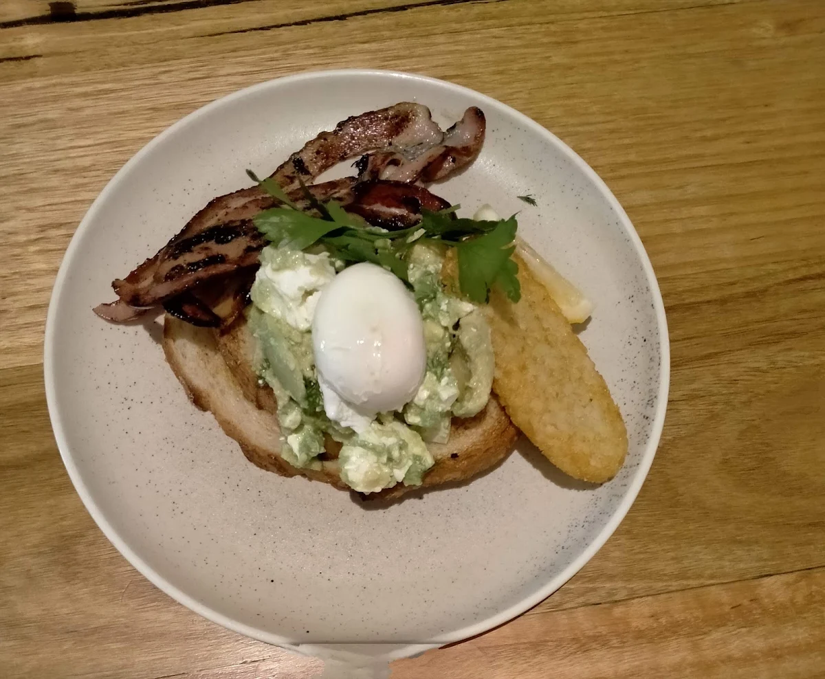 Smashed Avo Breakfast, Blue Dog Café.