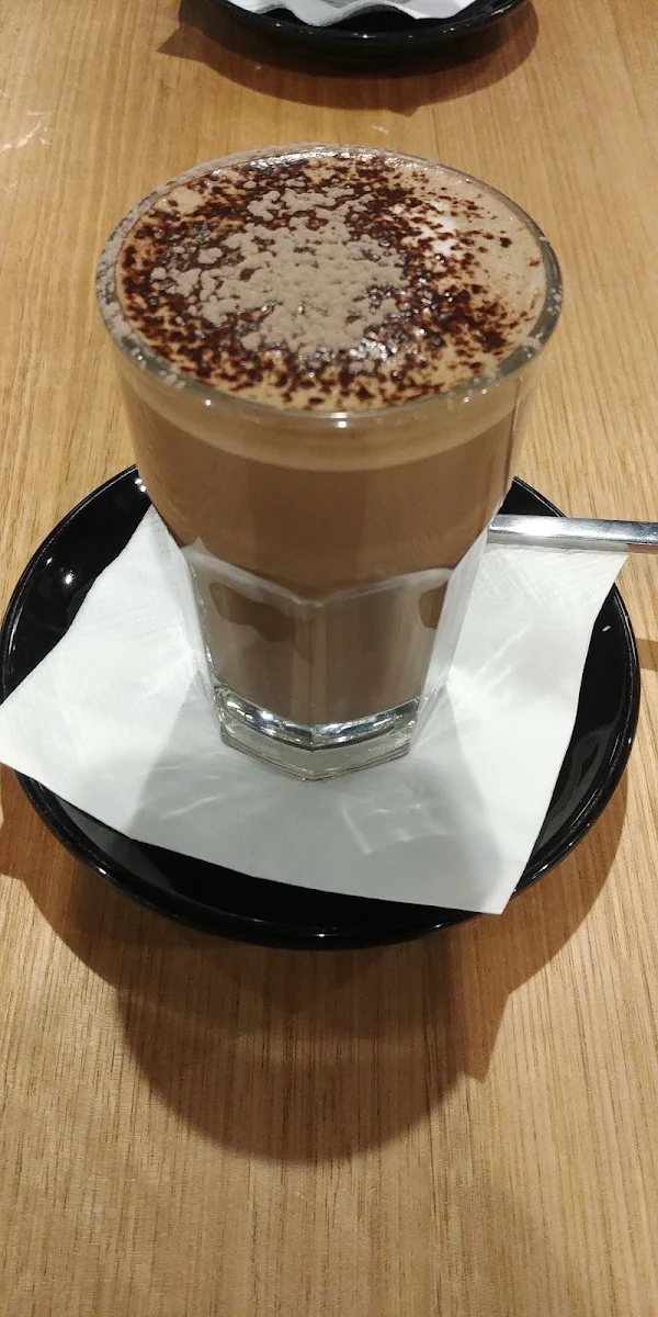 Hot Mocca, Coffee Crowd