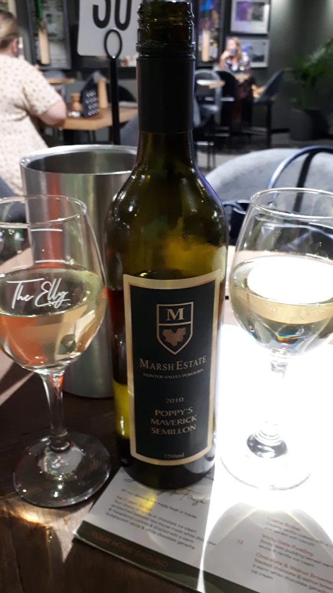 Wine, Elanora Hotel East Gosford