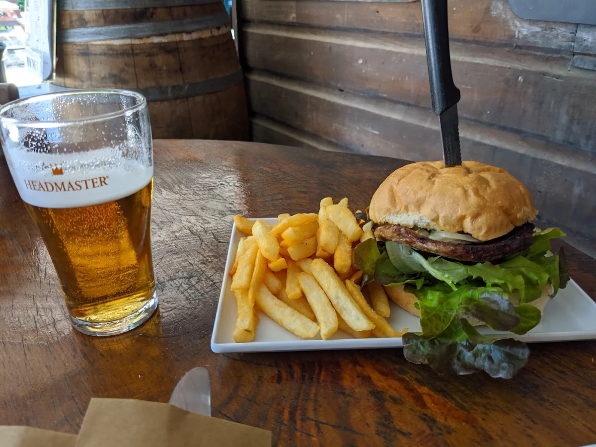 Pub with No Beer Burger