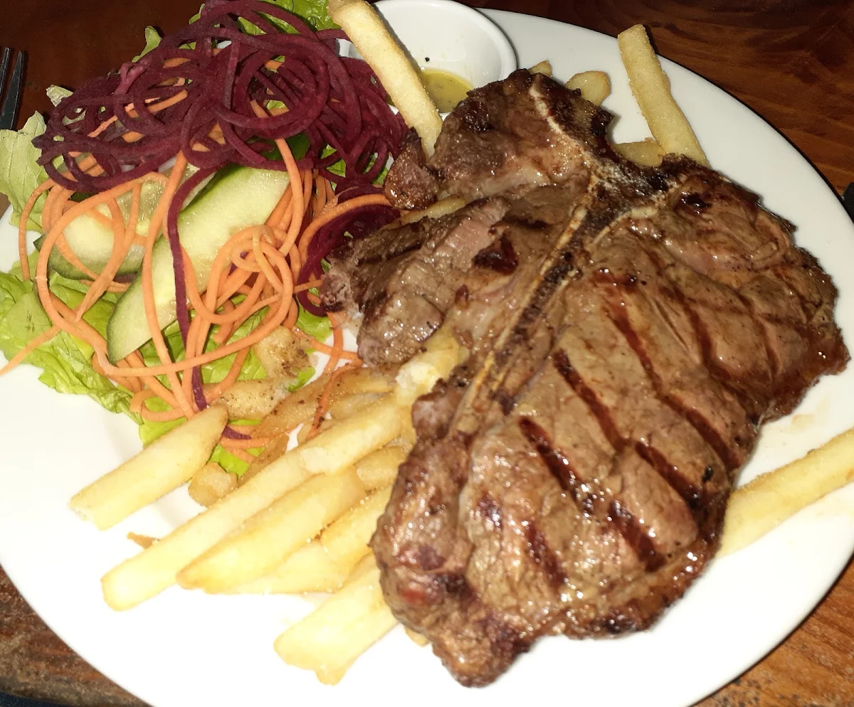 T-Bone Chip & Salad