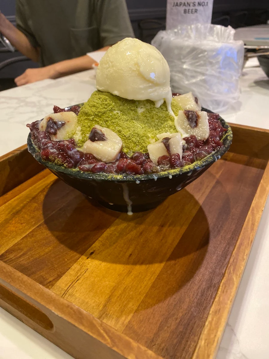 Mango Bingsu, KOCHI KOCHI (Korean Chicken &)