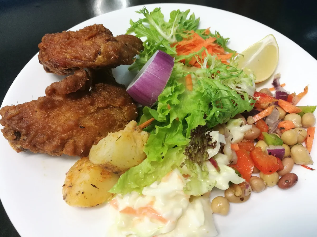 Fried Chicken & Salad