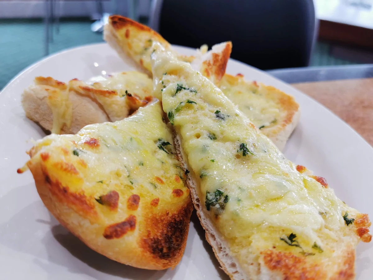 Garlic Bread, Riverside Tavern