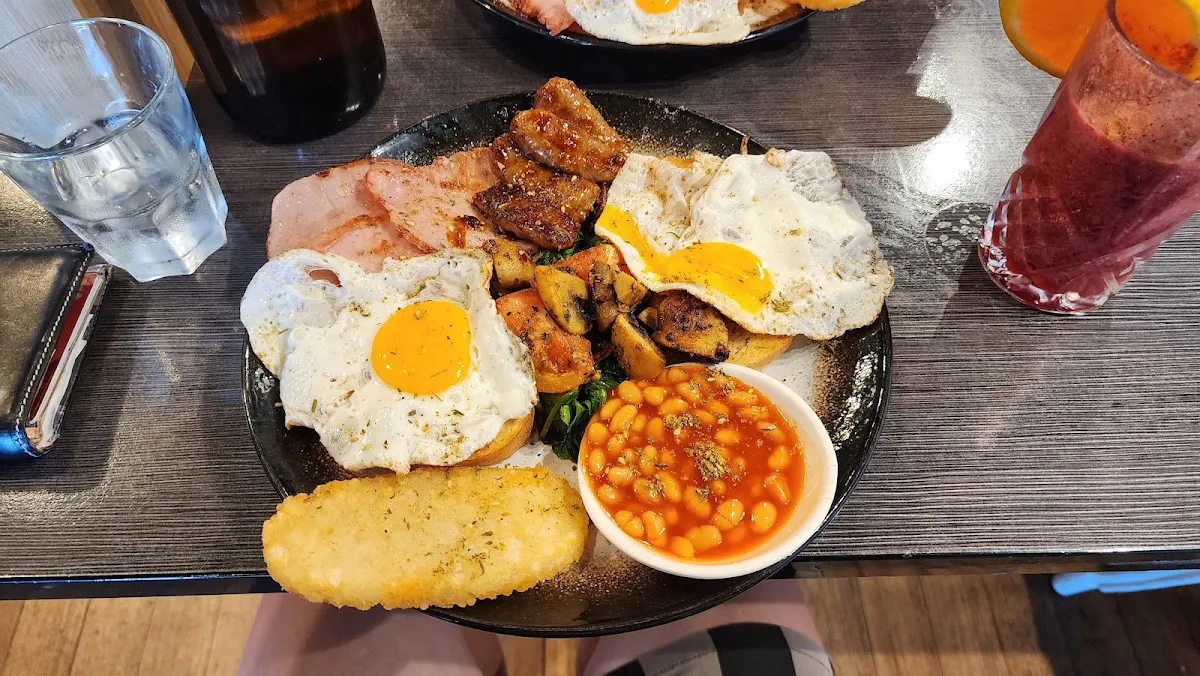 bb's Big Breakfast, BUBBLY BEANS CAFE MIDDLE EASTERN GROCERY STORE CHELSEA