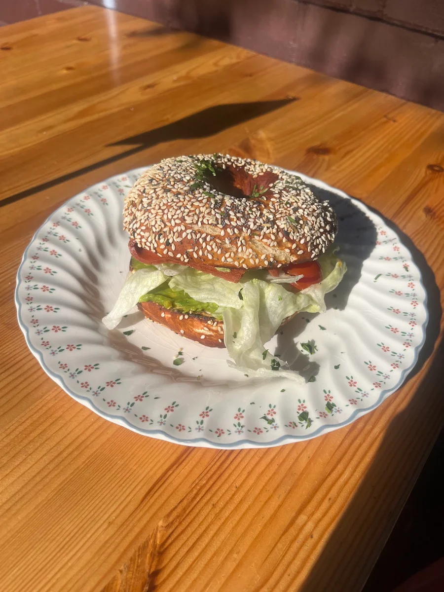 Bagels, Miss Sina