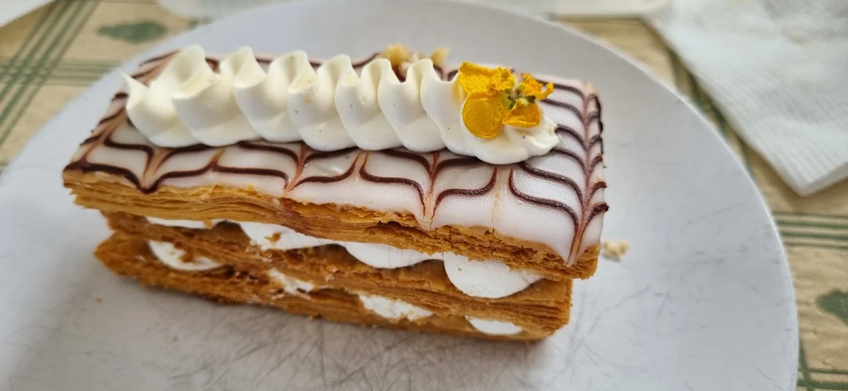 Mille Feuille, Miss Sina