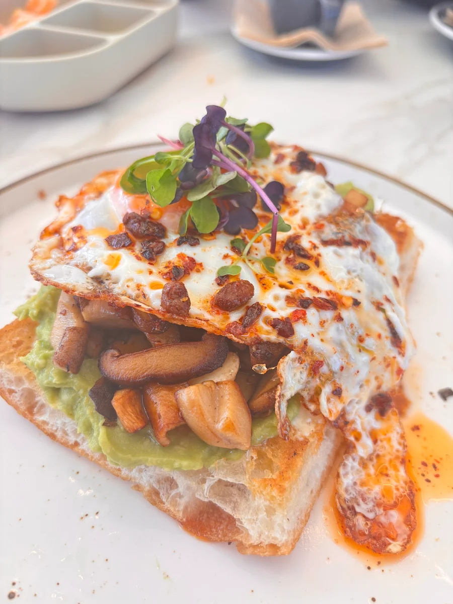 Highlights, Leaf Cafe & Co Emerald Hills