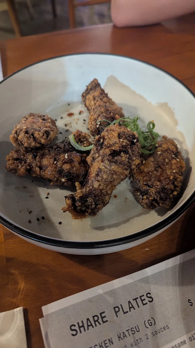 Fried Chicken Wings, Momoko Southport