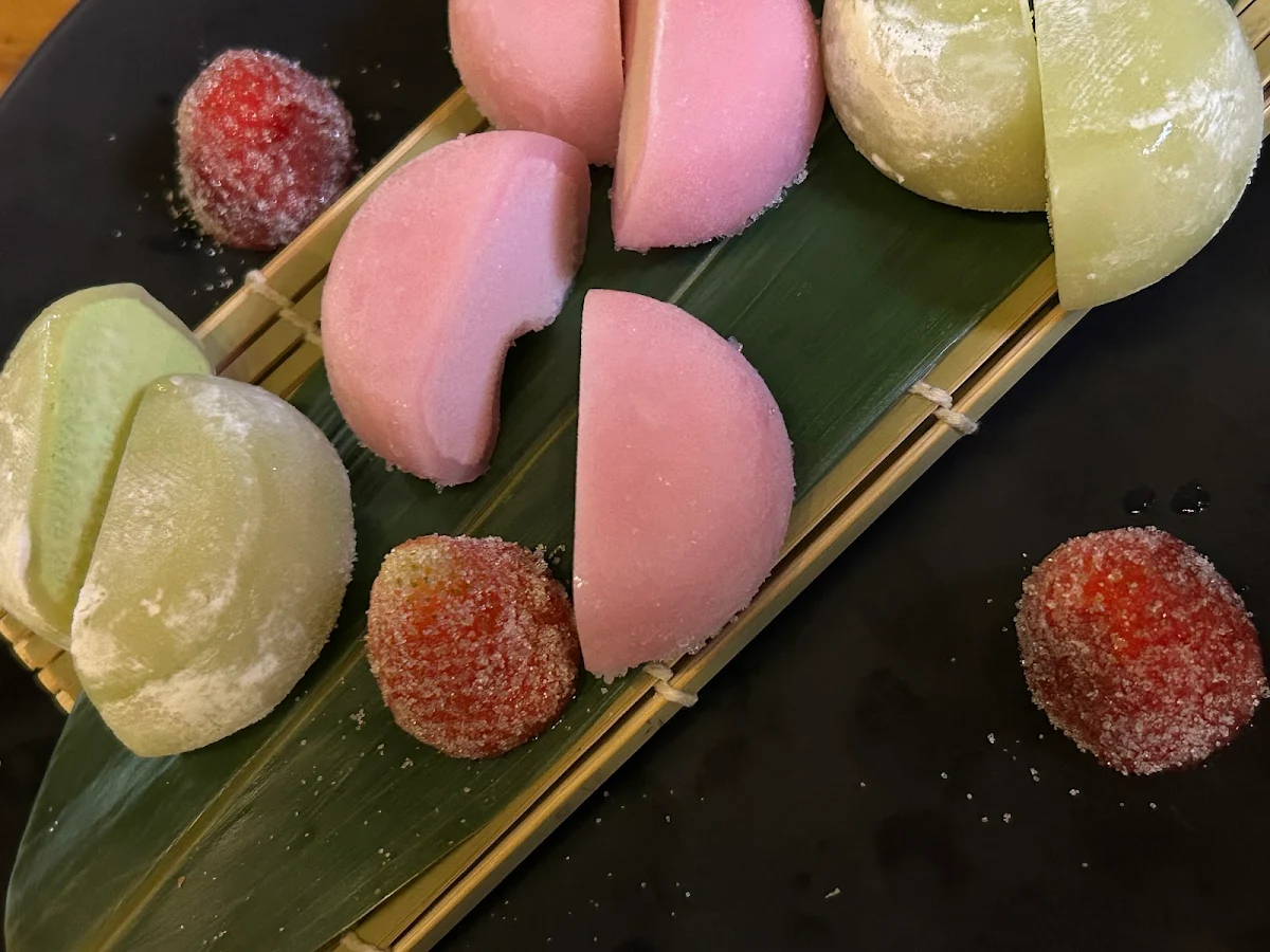 Mochi Ice, Momoko Southport