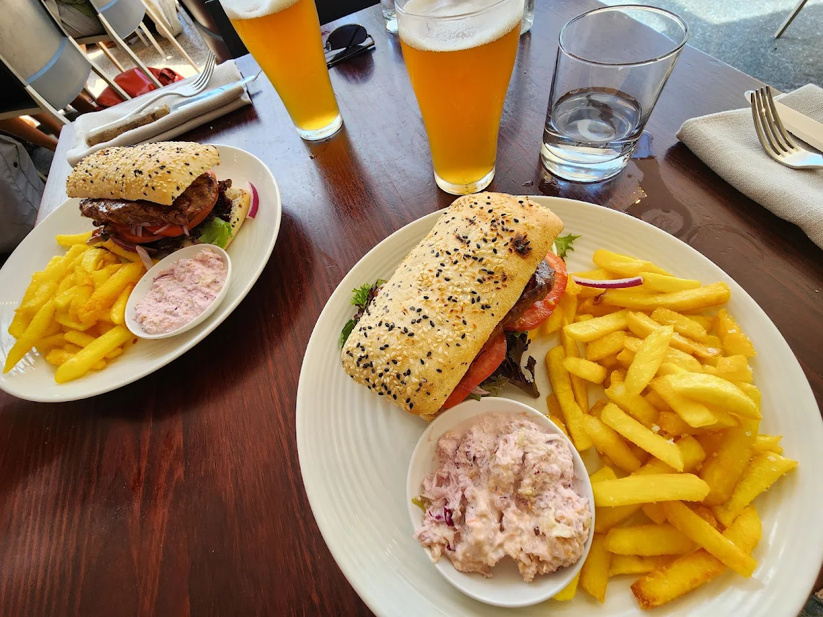 Steak Sandwich, Manly Grill