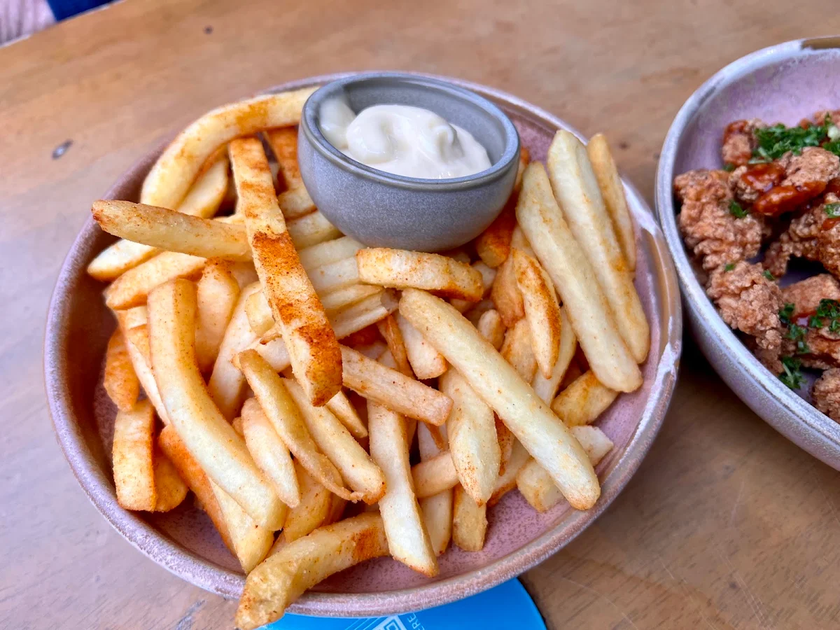 Chips, Hey Chica!