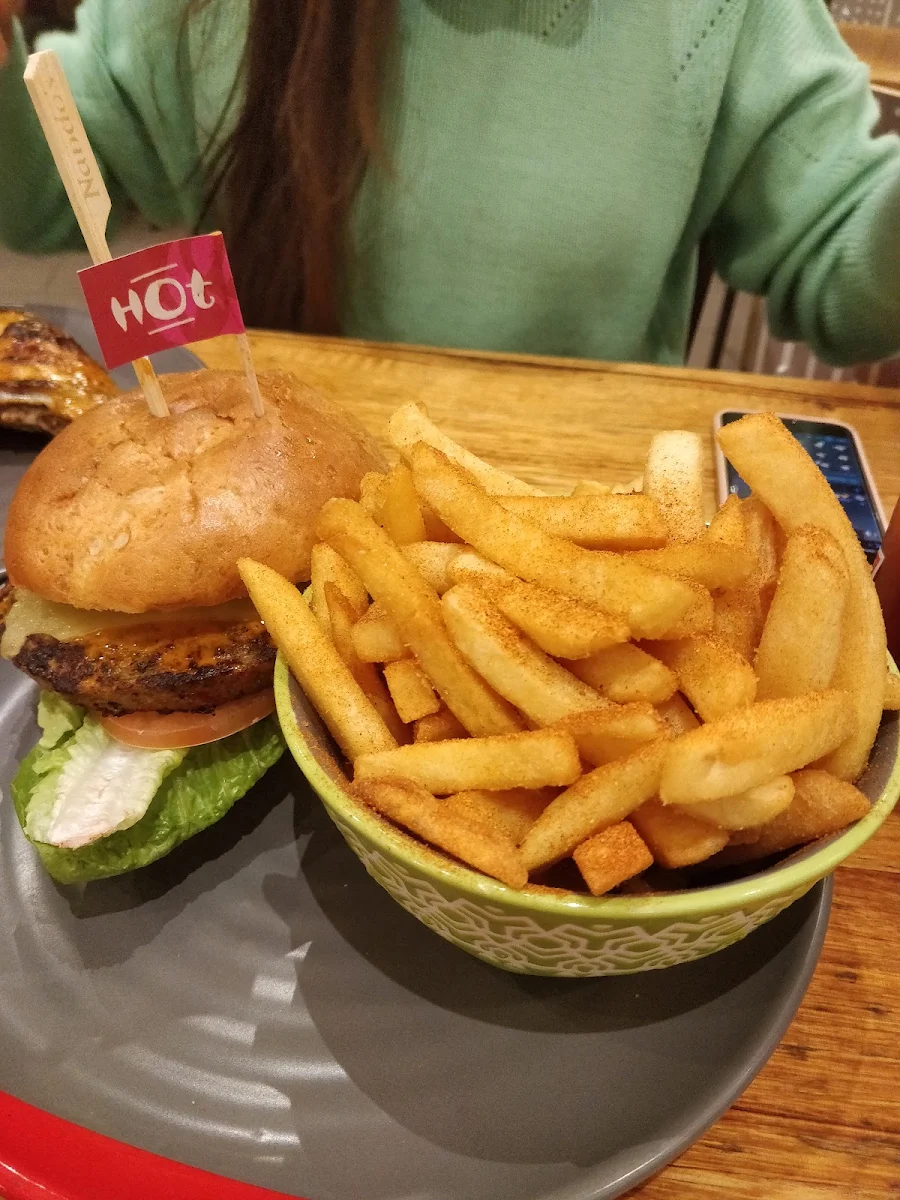Veggie Burger Peri Peri Fries
